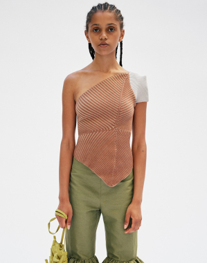 어시메트릭 다이아몬드 탑