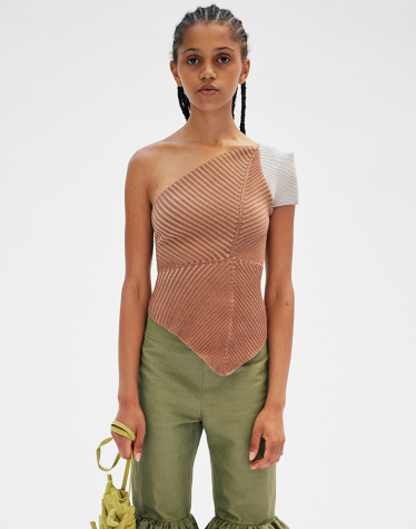 어시메트릭 다이아몬드 탑